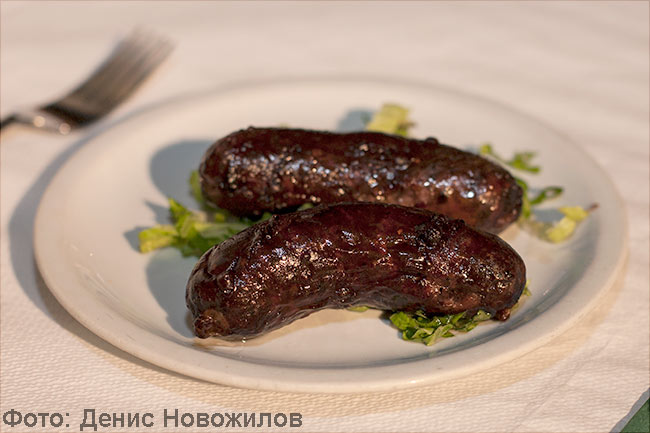Луканика (local sausages), блюда кипрской кухни. Таверна Lysia, Ларнака, Кипр