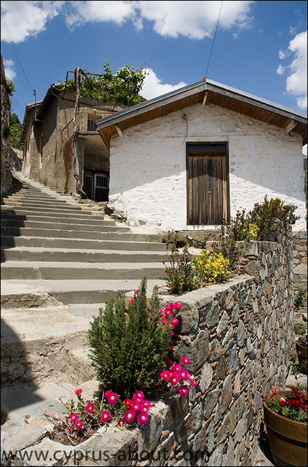 Горная деревня Агрос, Кипр