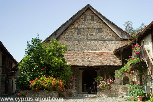 Монастырь Иоанна Лампадистиса в деревне Калопанайотис, Кипр