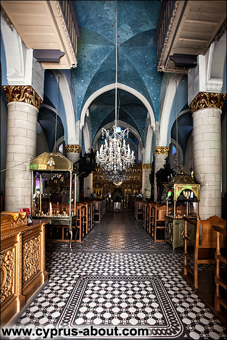 Внутренний интерьер Храма Честного Креста в Пано Лефкаре, Кипр