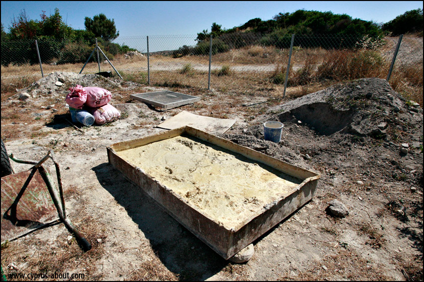 Материалы, используемые для реконструкции неолитического жилища в Хирокитии, Кипр